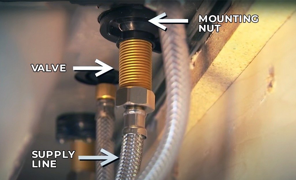 Step-by-step guide on installing a drain hose. Clear instructions for easy installation.